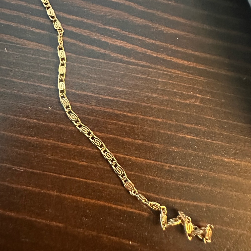 Elegant Gold Chain Necklace